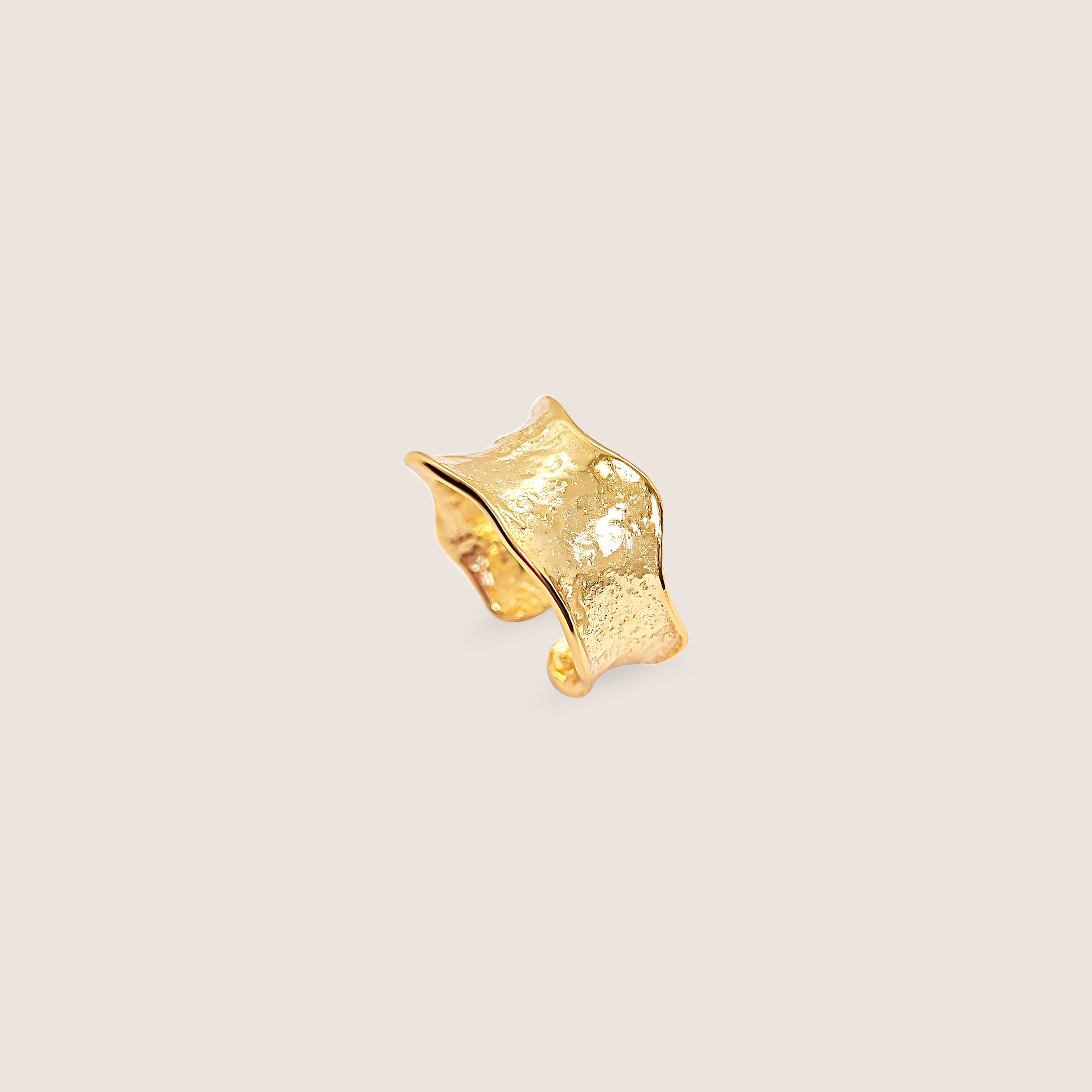 Aura Wave Ring